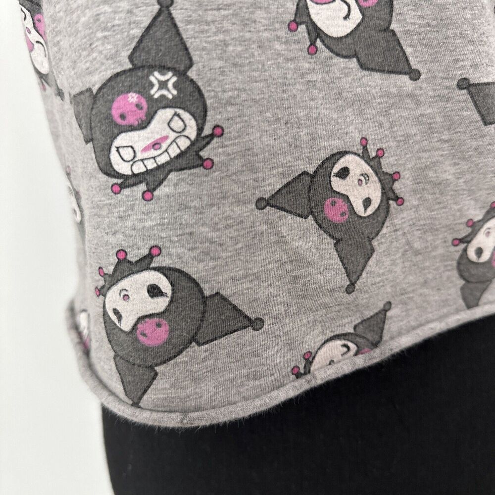 Kuromi By Sanrio Womens Size XS Crop Top Hello Kitty And Friends Gray Allover - Picture 9 of 9